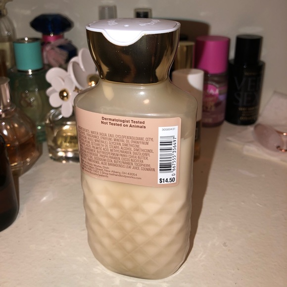 BATH & BODYWORKS - Picture 2 of 3